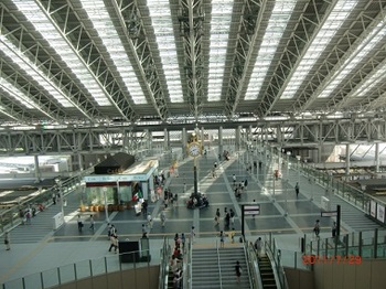 大阪駅橋上コンコース2.jpg